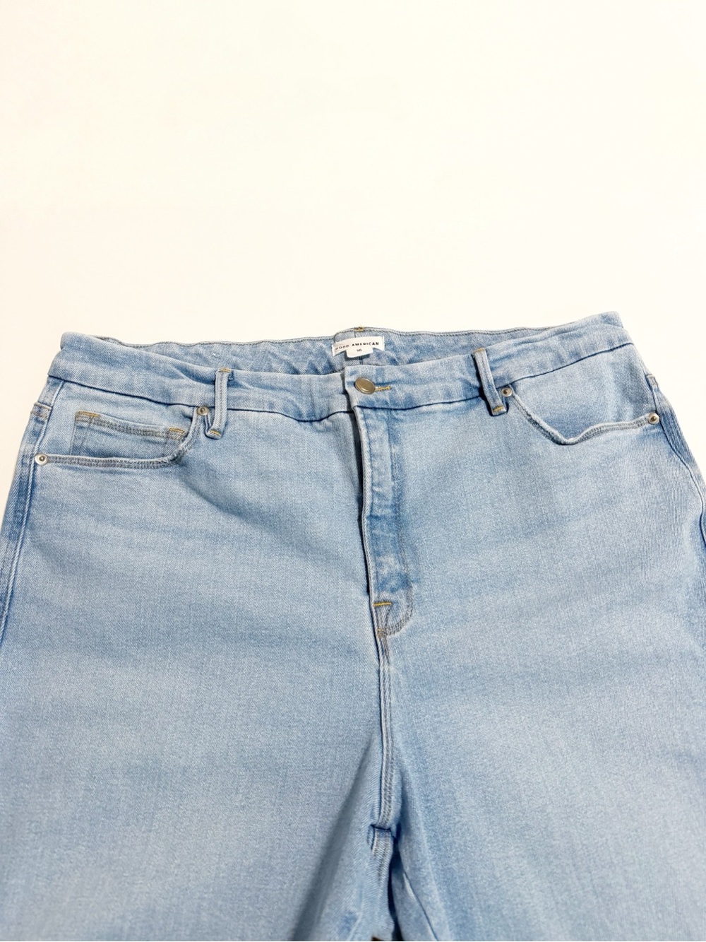 Good American Light Wash Straight Leg High Waisted Jeans - Picture 3 of 9